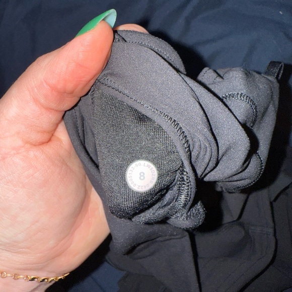 Lululemon - Picture 2 of 3